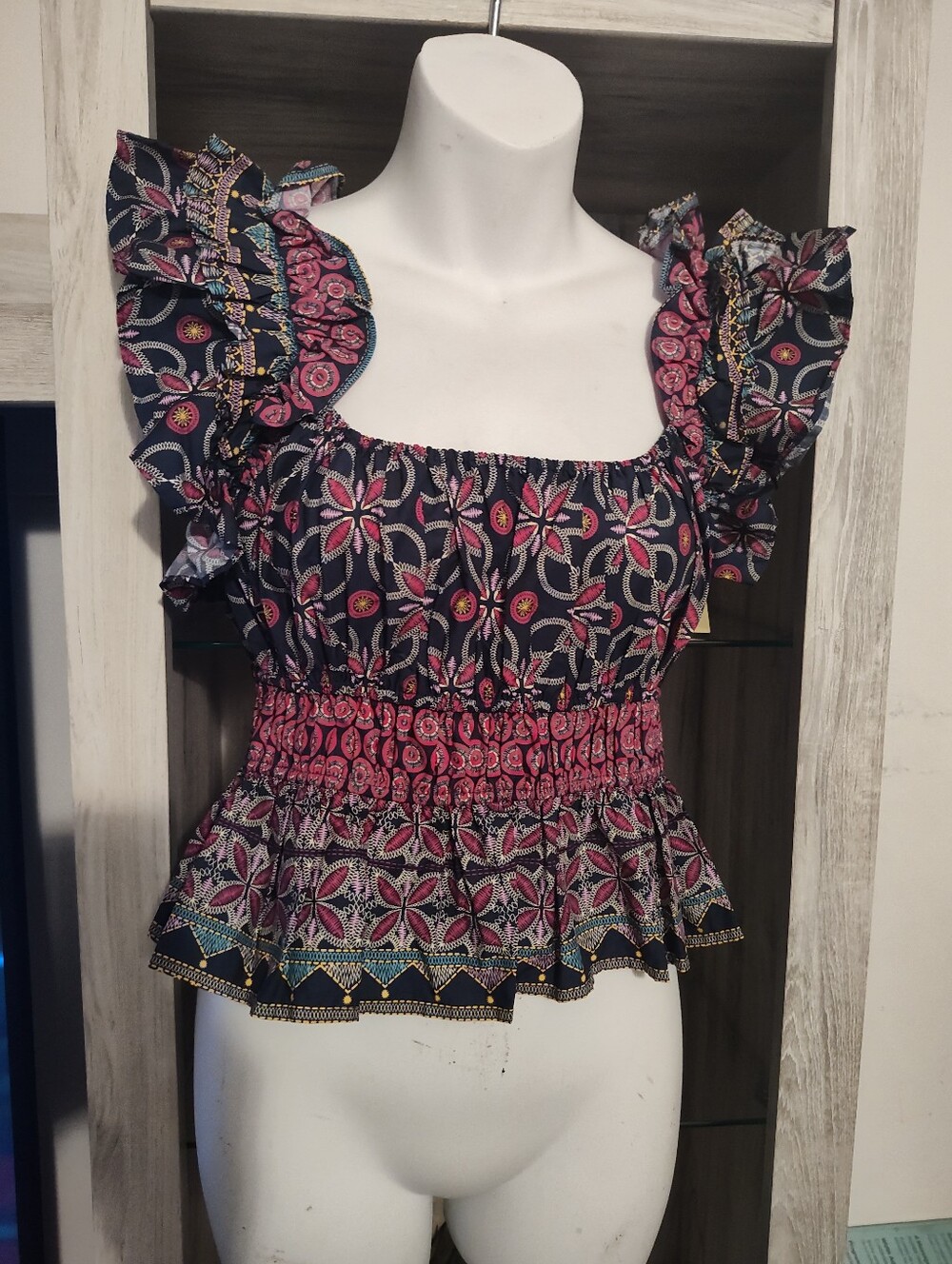 Kourt Smocked Ruffle Sleeve Floral Crop Peplum Top in Navy and Pink SZ Small